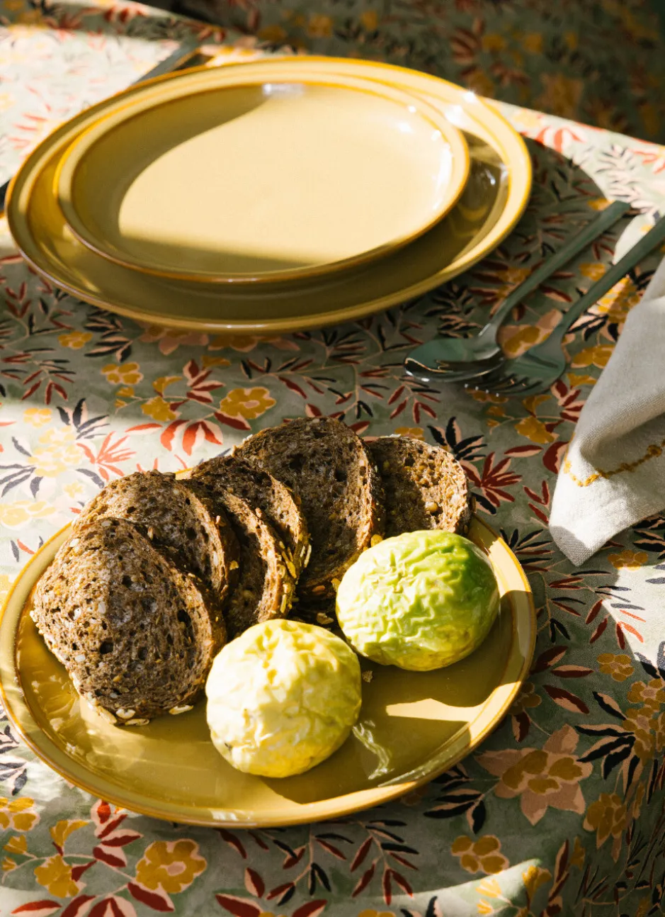 ASSIETTE PLATE EN GRÈS GALA OCRE