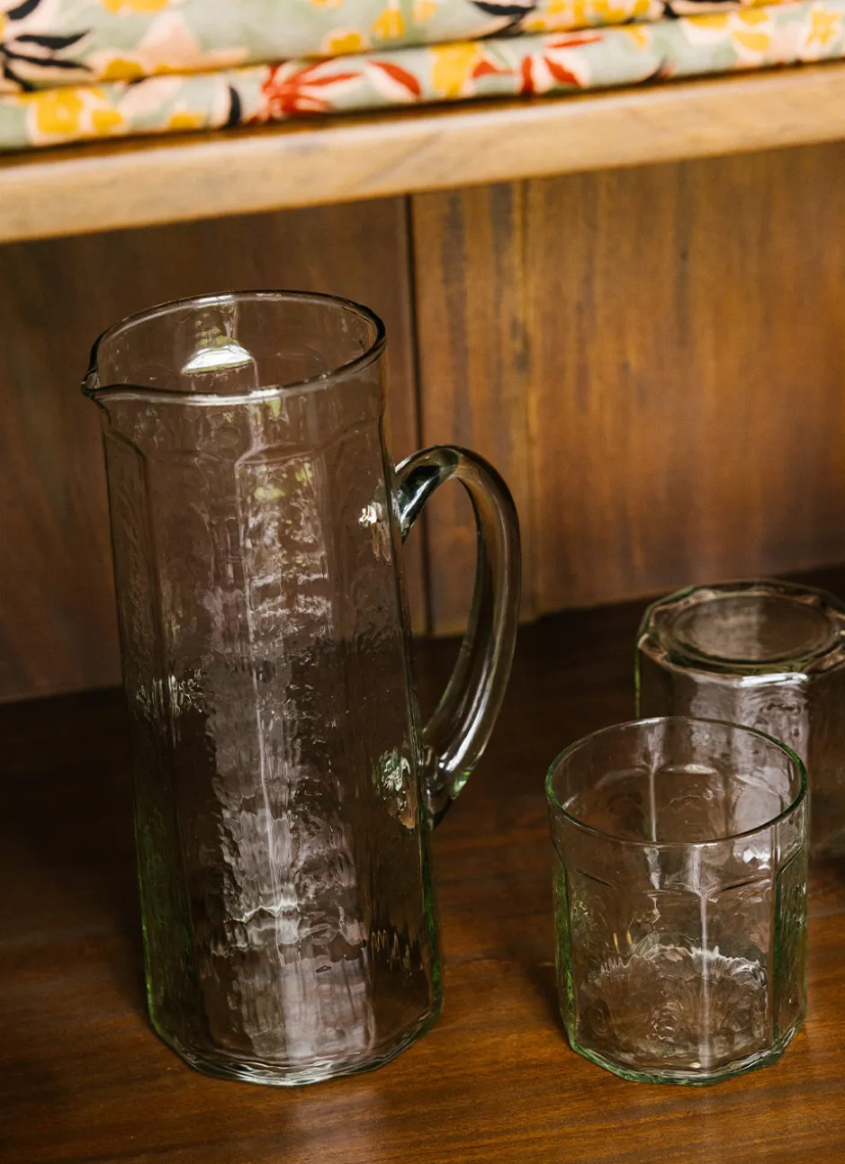 CARAFE EN VERRE EMBOSSÉ VERT CLAIR