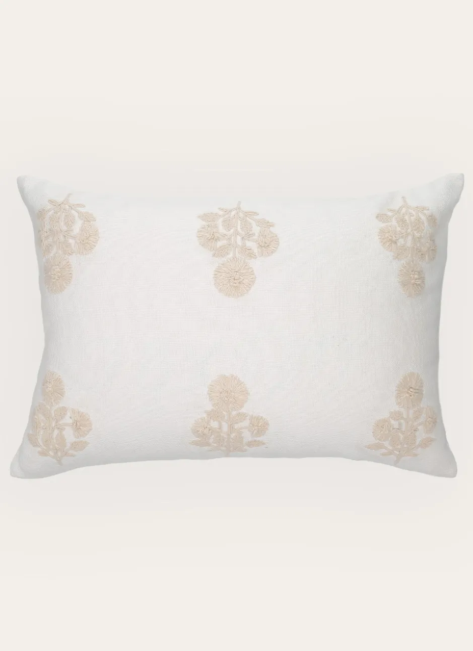 COUSSIN TEXTURÉ AVEC BRODERIE FLORALE TON SUR TON ECRU
