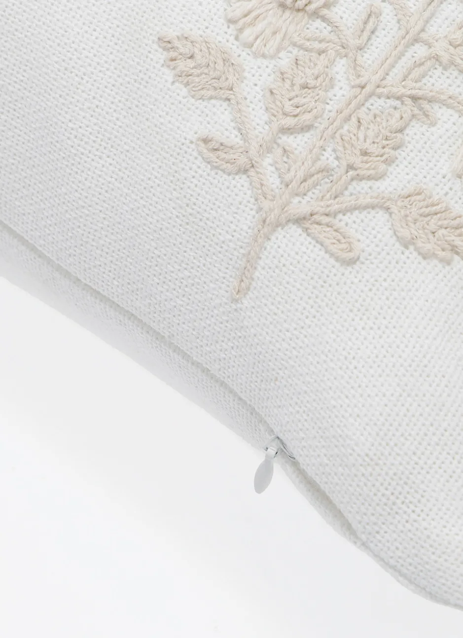 COUSSIN TEXTURÉ AVEC BRODERIE FLORALE TON SUR TON ECRU
