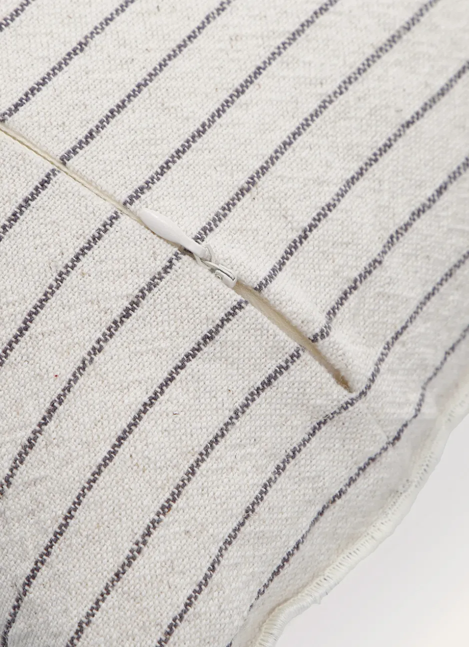 HOUSSE DE COUSSIN À FINES RAYURES BICOLORES BEIGE