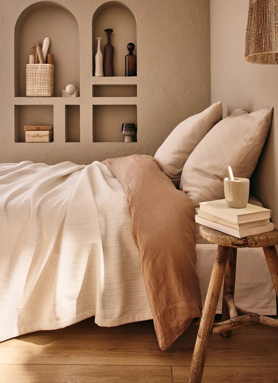 JETÉ DE LIT JACQUARD À RAYURES ECRU